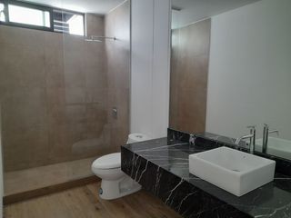 Foto 32 de VENDO PENTHOUSE DE ESTRENO AREA TECHADA 190 MTS2 Y TERRAZA 61 MTS2. MIRAFLORES
