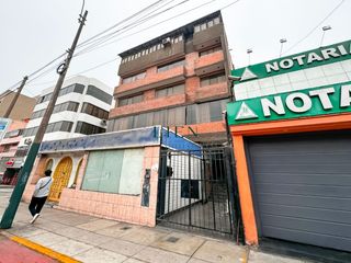 A dos Cuadras de la Estación del Metropolitano y la Av Angamos