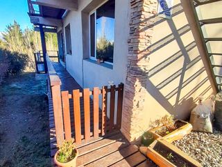 Foto 1 de VENTA Departamento de 2 dormitorios, con cochera cubierta, Barrio Las Victorias, Bariloche