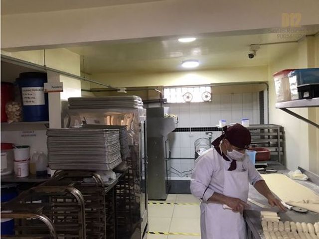 Vendo Linda Bodega De 3 Pisos, Para Variedad De Usos, Usaquén.