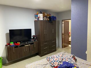 Foto 9 de Vendo amplia casa en Guayaquil, Bellavista, por el parque mirador.