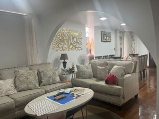 Foto 3 de CASA CONFORTABLE  6 DORMITORIOS AL LADO DE PARQUE EN ZONA RESIDENCIAL DE PUEBLO LIBRE
