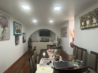 Foto 9 de CASA CONFORTABLE  6 DORMITORIOS AL LADO DE PARQUE EN ZONA RESIDENCIAL DE PUEBLO LIBRE