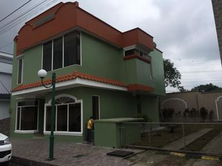 Casa de Alquiler en Urbanización Manchester, Santo Domingo de los Tsáchilas