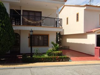 Foto 3 de Venta de casa de dos pisos de 205.18 M2,en conjunto cerrado por la calle 8 al oriente de la ciudad.