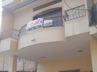 Foto 3 de casa rentera de dos pisos con terraza
