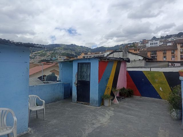 Remate Casa rentera, Centro de Quito, Venta