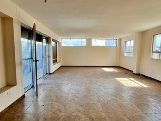 Foto 1 de LOCAL COMERCIAL EN VENTA-SECTOR CALDERON, PANAMERICANA