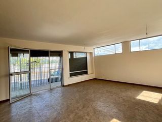 Foto 4 de LOCAL COMERCIAL EN VENTA-SECTOR CALDERON, PANAMERICANA
