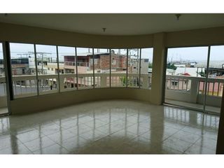 Foto 4 de Casa rentera de venta en manta zona centro sur