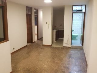 Foto 3 de VENDO BONITA CASA EN ZONA RESIDENCIAL DE NUEVO CHIMBOTE