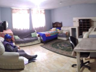 Foto 8 de Casa ESQUINERA en venta, es  RENTERA tiene 3 departamentos, 3 locales coemrciales, Sector Martha Bucaram, Sur de Quito, Ecuador