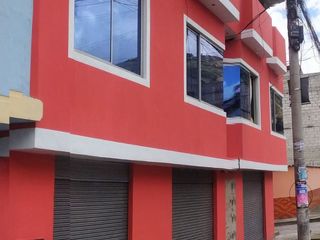 Foto 2 de Casa ESQUINERA en venta, es  RENTERA tiene 3 departamentos, 3 locales coemrciales, Sector Martha Bucaram, Sur de Quito, Ecuador