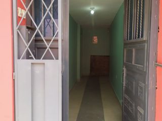 Foto 7 de Casa ESQUINERA en venta, es  RENTERA tiene 3 departamentos, 3 locales coemrciales, Sector Martha Bucaram, Sur de Quito, Ecuador