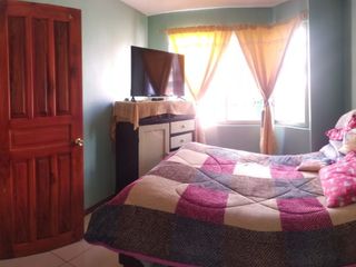 Foto 21 de Casa ESQUINERA en venta, es  RENTERA tiene 3 departamentos, 3 locales coemrciales, Sector Martha Bucaram, Sur de Quito, Ecuador