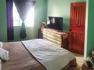 Foto 22 de Casa ESQUINERA en venta, es  RENTERA tiene 3 departamentos, 3 locales coemrciales, Sector Martha Bucaram, Sur de Quito, Ecuador
