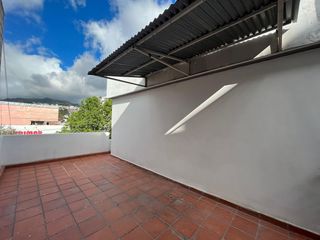 Casa rentera en venta en la Av. Cuxibamba