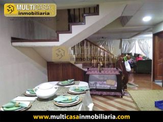 Se Vende Casa Grande Con Local De Eventos En Rayoloma Cuenca Ecuador