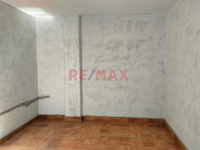 Se Vende Casa 2 Pisos Zona Transitada Calle Pedro Muñiz 681M² $230,000