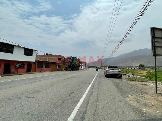 Casa De Campo Frente A Carretera Principal En Menocucho - Laredo
