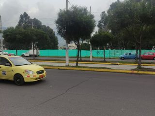 Foto 4 de Arriendo terreno comercial de 2,500 m2 en una avenida principal de Quiitumbe