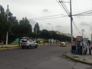Foto 7 de Arriendo terreno comercial de 2,500 m2 en una avenida principal de Quiitumbe