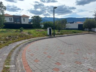 Foto 10 de Terreno en venta en urbanización sector Ruta Viva Tumbaco Ecuador