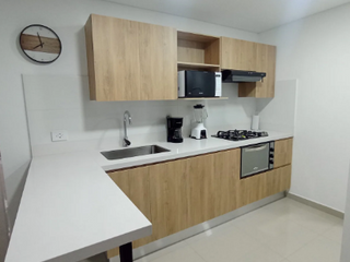 Arriendo cómodo apartamento amoblado en Laureles, Medellín, cerca al Metro