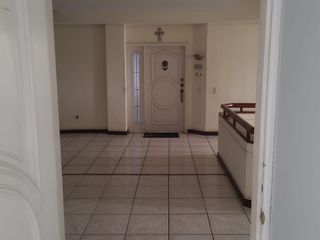 Foto 2 de Departamento de venta en Lomas de Urdesa