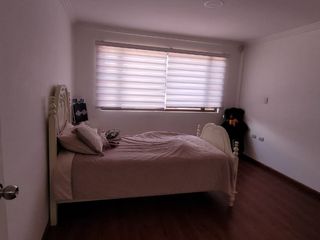 Foto 13 de Amplia Casa en Venta, Sector Colegio Borja, Cuenca