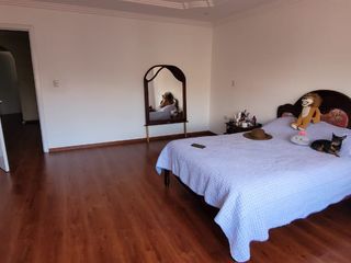 Foto 15 de Amplia Casa en Venta, Sector Colegio Borja, Cuenca