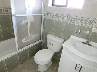 Foto 23 de Amplia Casa en Venta, Sector Colegio Borja, Cuenca