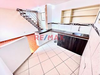 Foto 4 de Vendo Minidepartamento En 3Er Piso Con Azotea Ao 82.46 M2 Urb. California ID 1085230