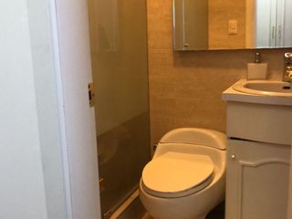 Foto 17 de VENDO CASA ESQUINERA CON AMPLIOS ESPACIOS EN LA URBANIZACION EL CONDADO 496 METROS DE CONSTRUCCION