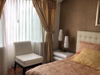 Foto 18 de VENDO CASA ESQUINERA CON AMPLIOS ESPACIOS EN LA URBANIZACION EL CONDADO 496 METROS DE CONSTRUCCION