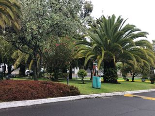 Foto 30 de VENDO CASA ESQUINERA CON AMPLIOS ESPACIOS EN LA URBANIZACION EL CONDADO 496 METROS DE CONSTRUCCION
