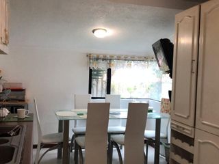 Foto 6 de VENDO CASA ESQUINERA CON AMPLIOS ESPACIOS EN LA URBANIZACION EL CONDADO 496 METROS DE CONSTRUCCION