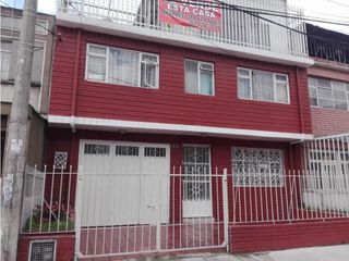 Venta casa en Barrio Laurel, Bogotá