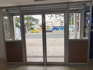 Foto 4 de casa vendo  con ubicación comercial