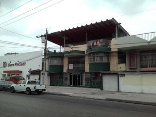 Foto 1 de casa vendo  con ubicación comercial