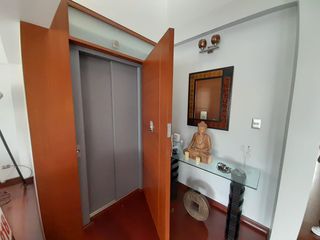 VENDO – DUPLEX CON AZOTEA – 4HABITACIONES – 490m2 - CHACARILLA