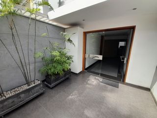 VENDO – DUPLEX CON AZOTEA – 4HABITACIONES – 490m2 - CHACARILLA