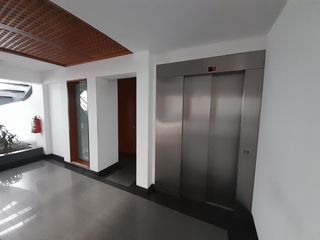 VENDO – DUPLEX CON AZOTEA – 4HABITACIONES – 490m2 - CHACARILLA