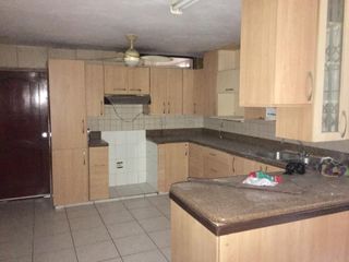 Foto 5 de CASA EN ALQUILER CON USO DE SUELO COMERCIAL EN KENNEDY NORTE