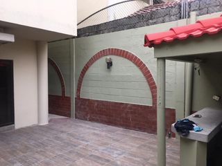 Foto 9 de CASA EN ALQUILER CON USO DE SUELO COMERCIAL EN KENNEDY NORTE