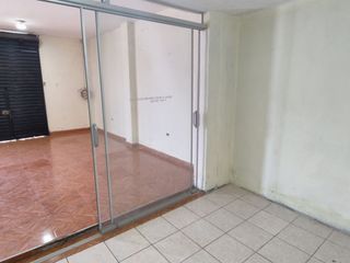 Alquilo para Oficina o Local Comercial en 1er piso en Av. Colonial Cercado de Lima