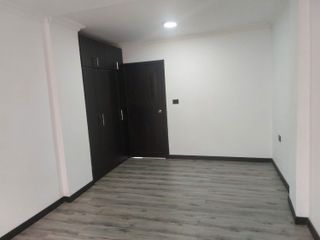 VENDO AMPLIO DEPARTAMENTO EN PLANTA BAJA, CERCA AL CENTRO DE LOJA