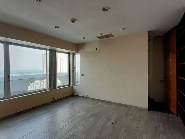 Venta de Oficina Departamento en el  Centro de Guayaquil