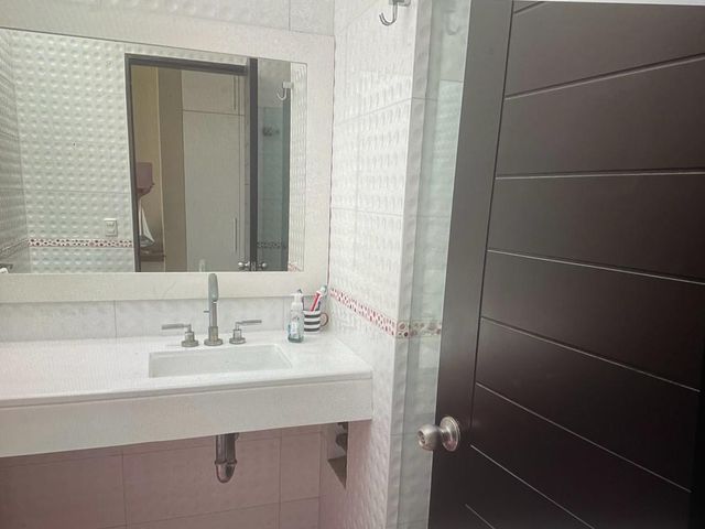 VENDO CASA EN PUNTA HERMOSA