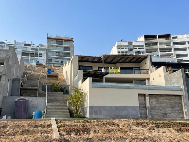 VENDO CASA EN PUNTA HERMOSA